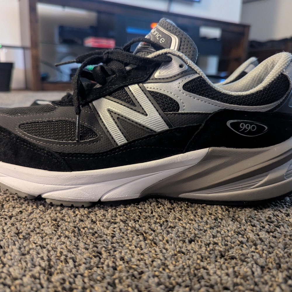 New Balance 990 V6